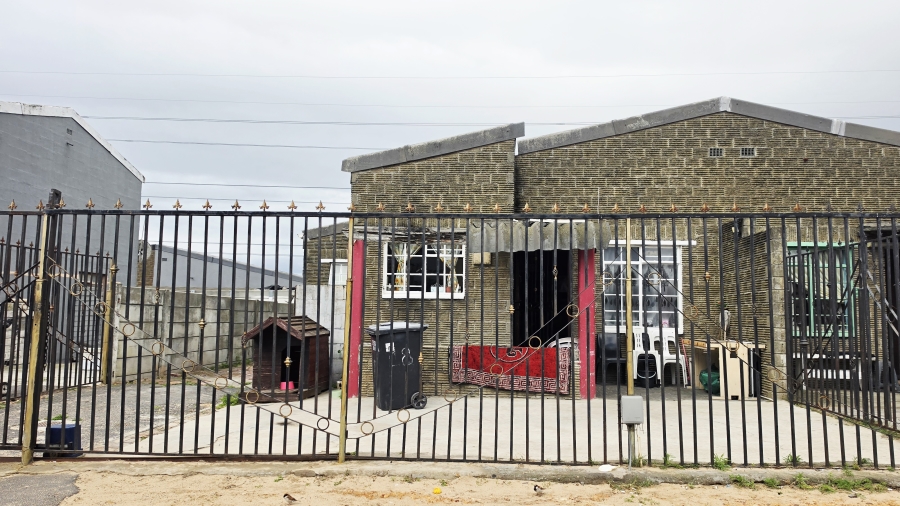 3 Bedroom Property for Sale in Bridgetown Western Cape